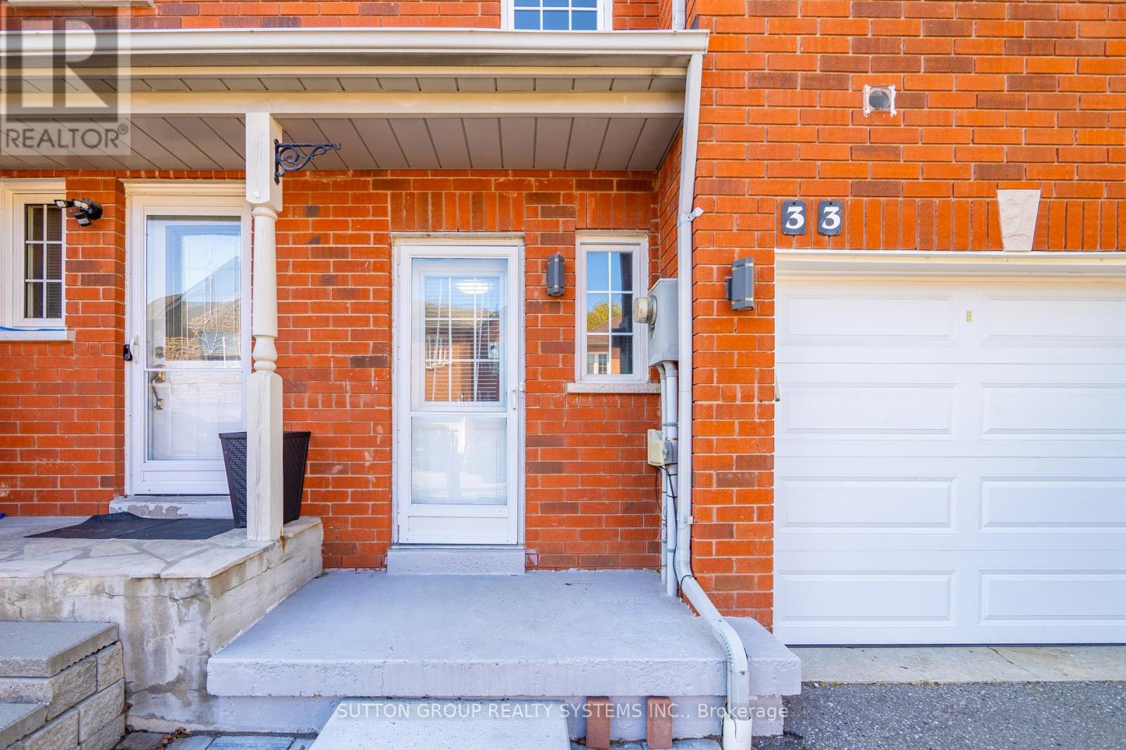Photo 3 of 33 1995 Pine Grove Avenue, Pickering ON