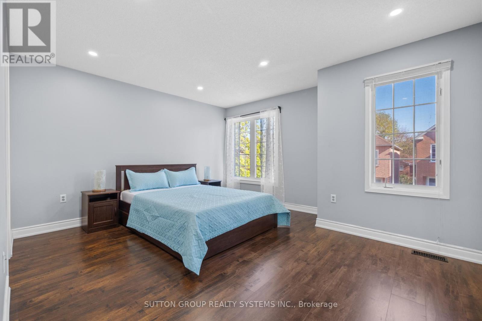 Photo 26 of 33 1995 Pine Grove Avenue, Pickering ON