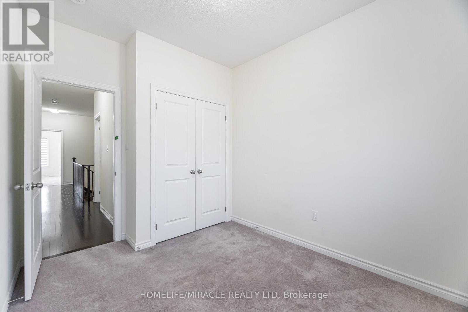 Photo 37 of 10 Van Wart Street, Whitby ON