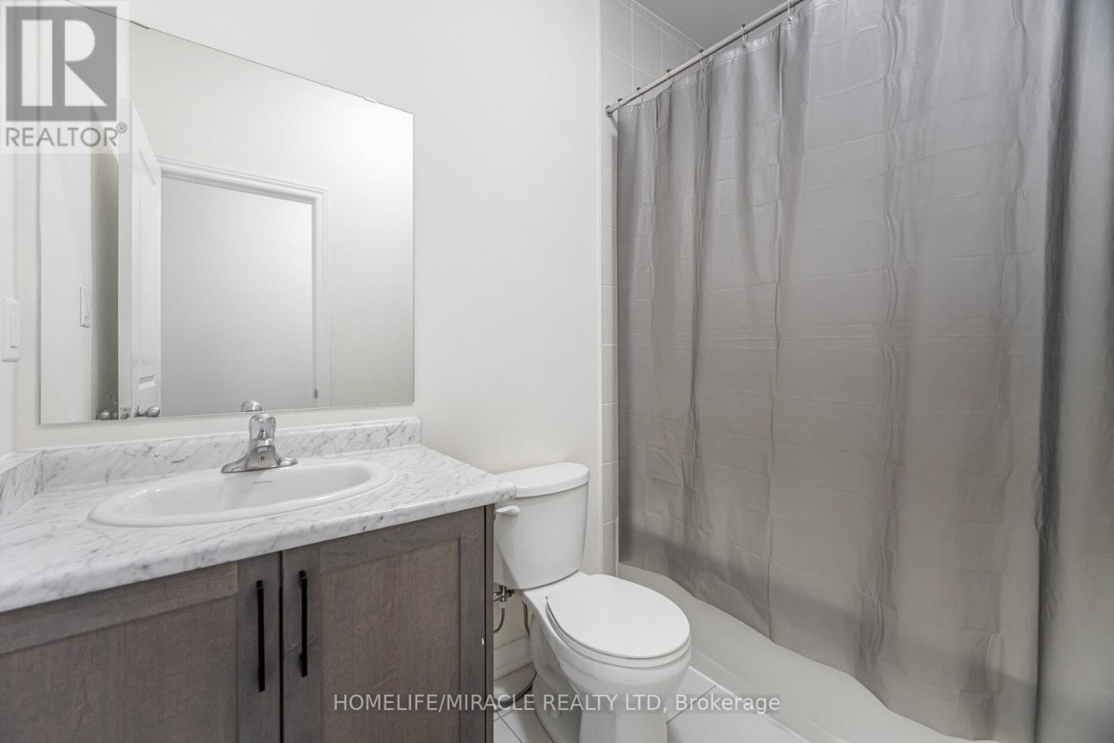 Photo 29 of 10 Van Wart Street, Whitby ON
