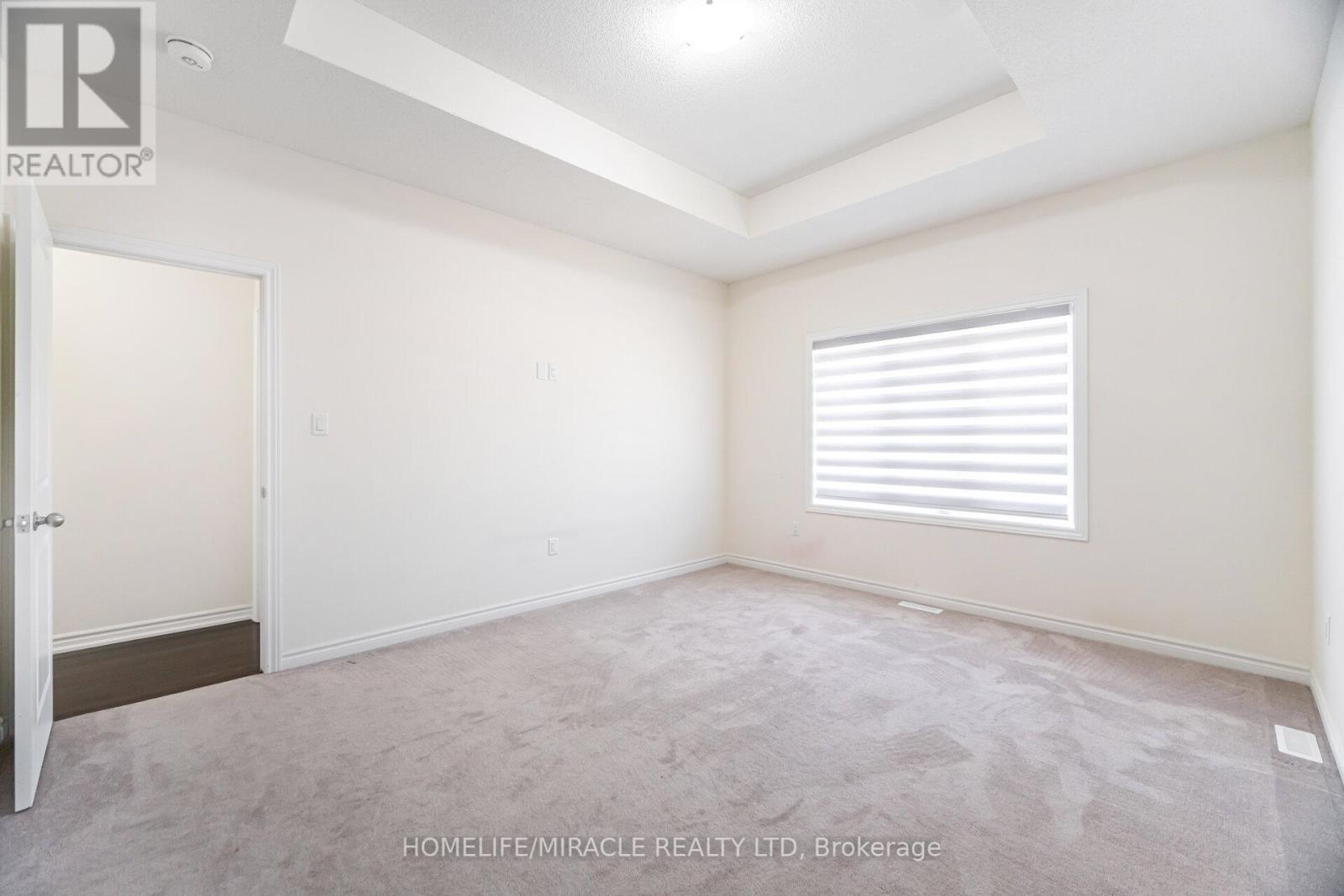 Photo 41 of 10 Van Wart Street, Whitby ON