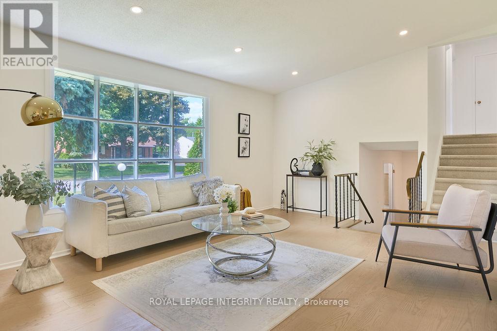 Photo 10 of 77 Seabrooke Drive, Ottawa ON
