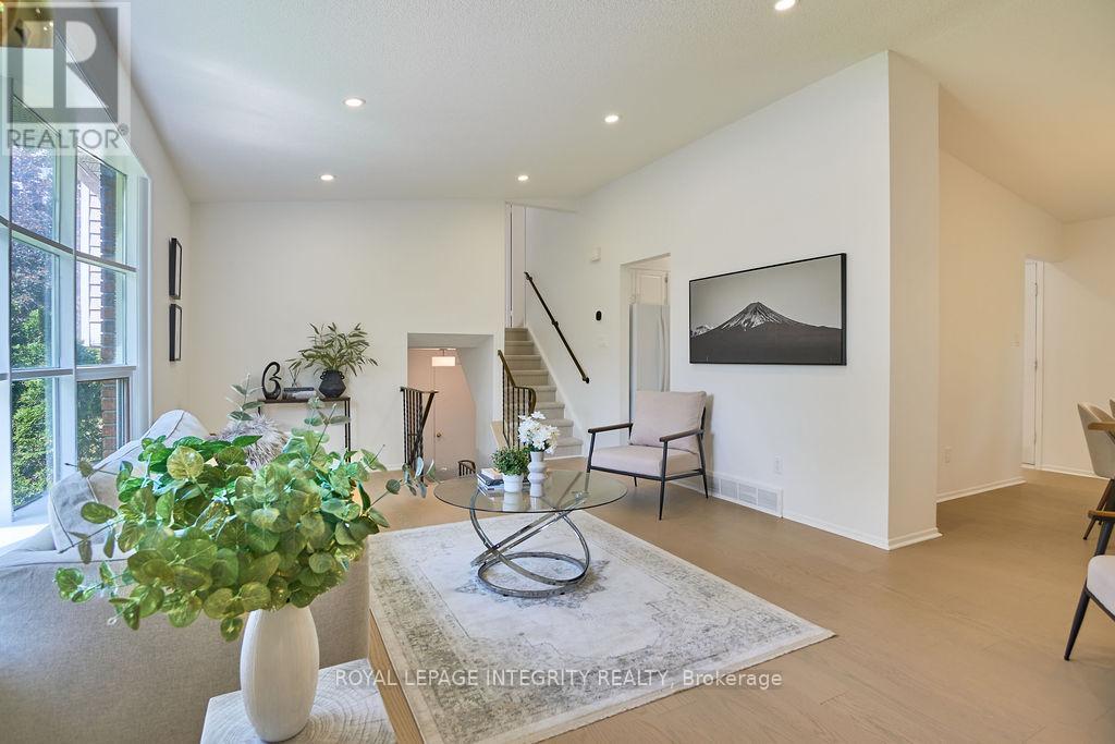 Photo 11 of 77 Seabrooke Drive, Ottawa ON