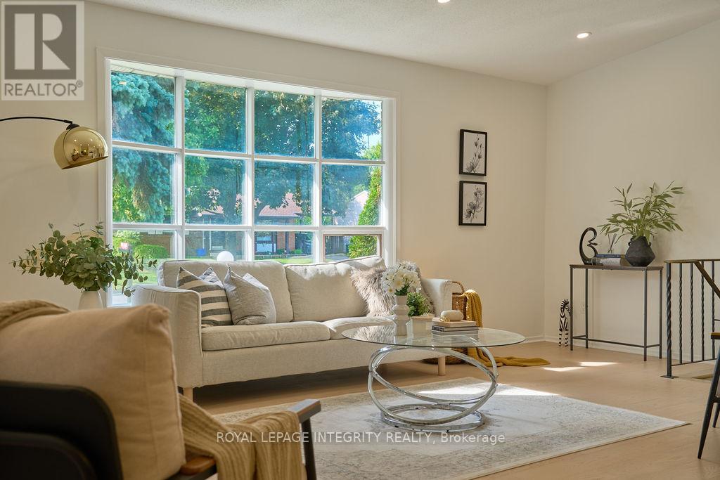 Photo 7 of 77 Seabrooke Drive, Ottawa ON