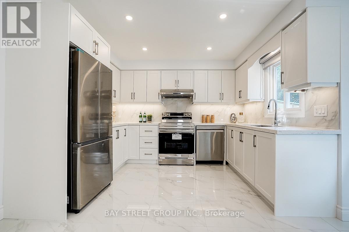 Photo 5 of 67 Kyla Crescent, Markham ON
