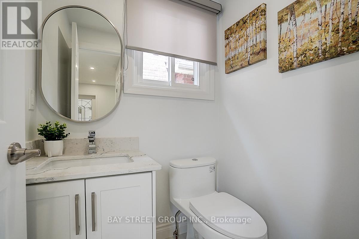 Photo 28 of 67 Kyla Crescent, Markham ON