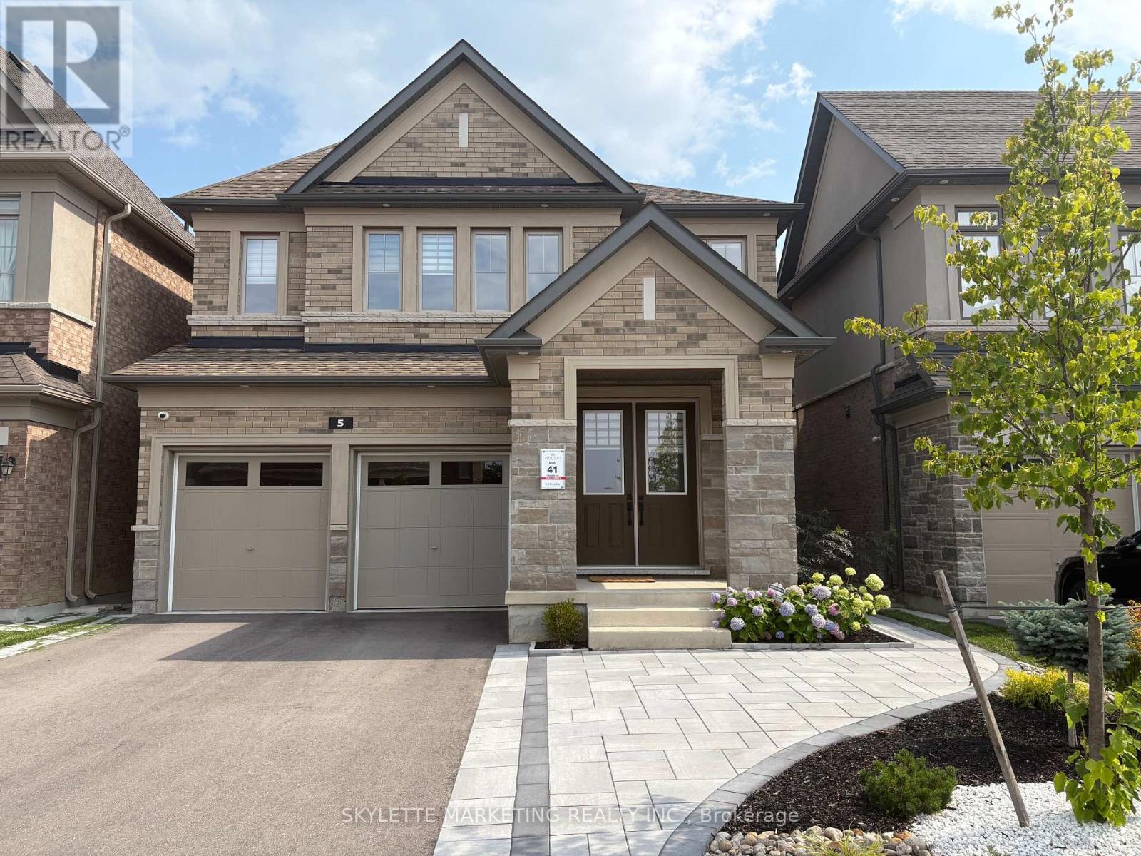Photo 20 of Lower 5 Sikura Circle, Aurora ON