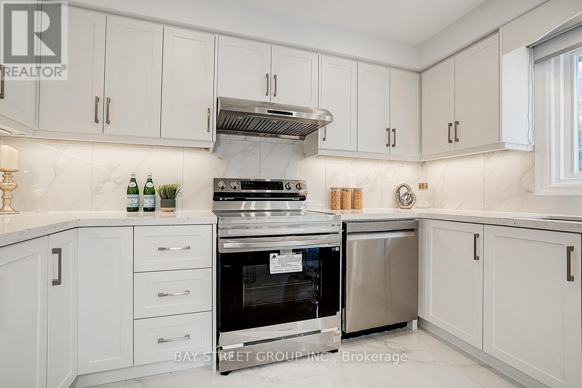 Photo 45 of 67 Kyla Crescent, Markham ON