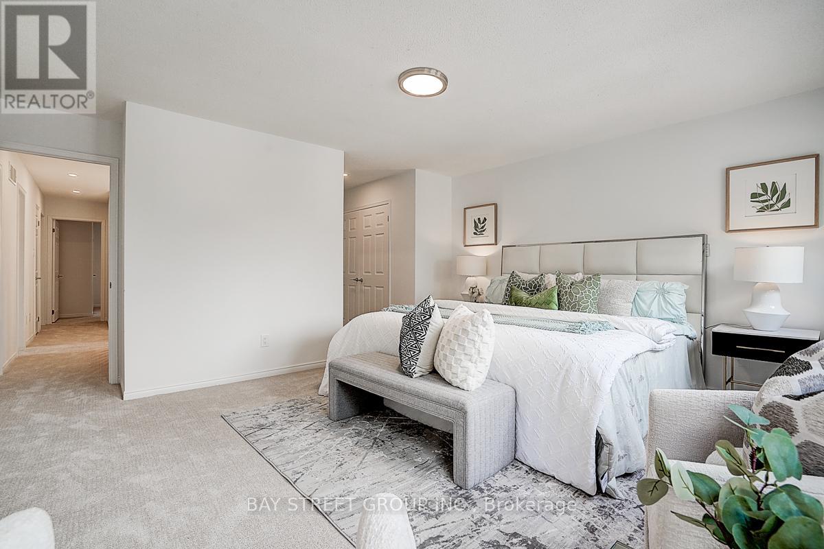 Photo 23 of 67 Kyla Crescent, Markham ON