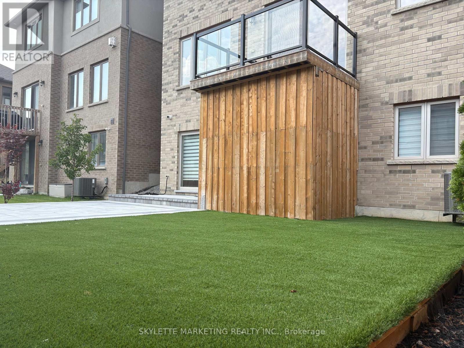 Photo 12 of Lower 5 Sikura Circle, Aurora ON