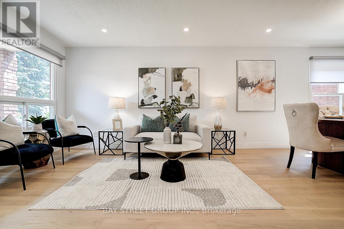 Photo 30 of 67 Kyla Crescent, Markham ON