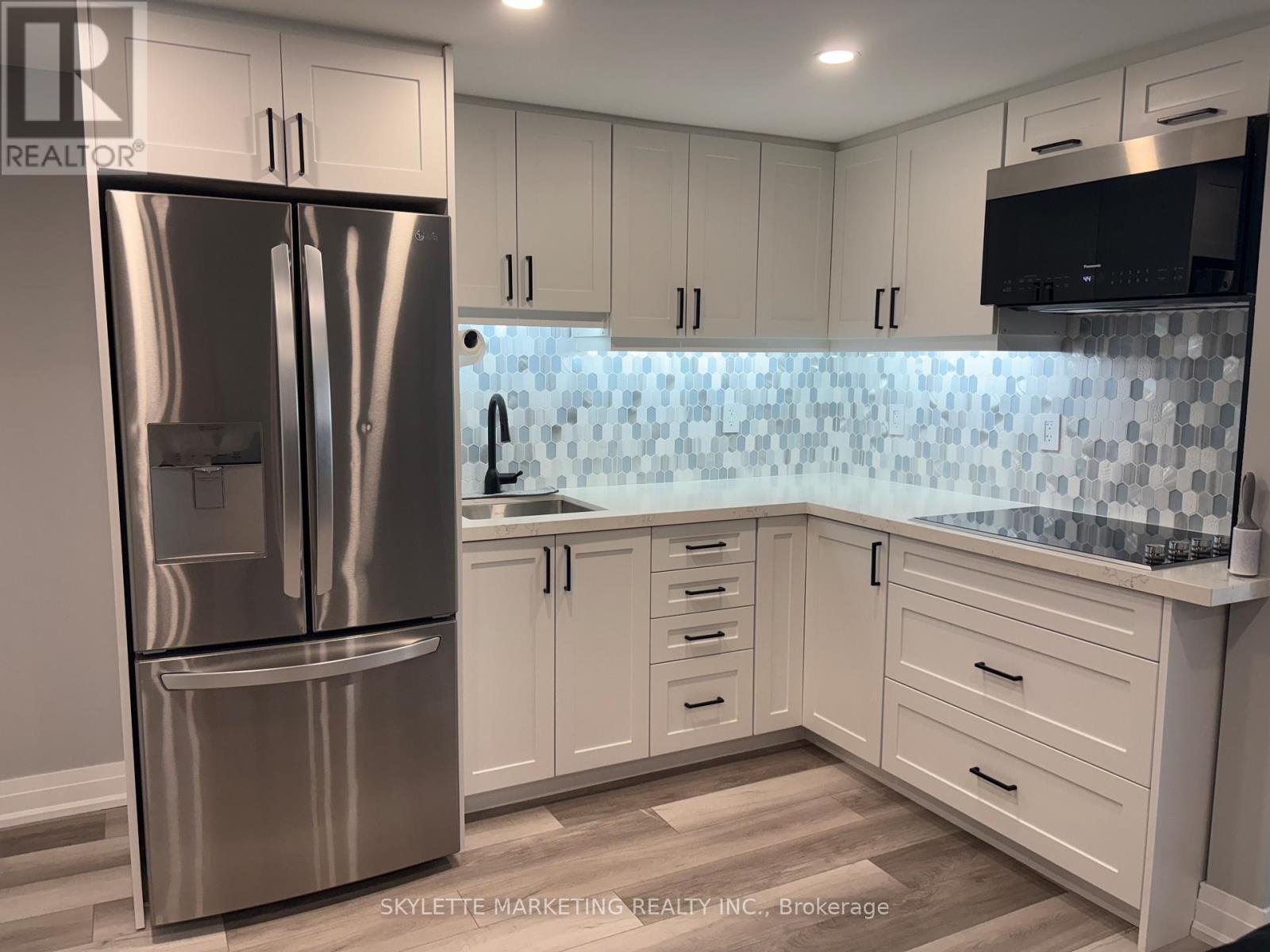 Photo 15 of Lower 5 Sikura Circle, Aurora ON
