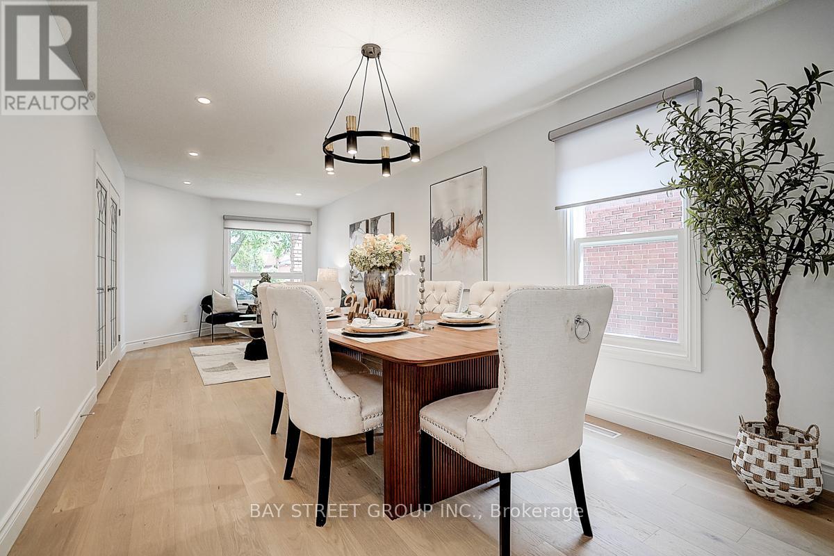 Photo 11 of 67 Kyla Crescent, Markham ON