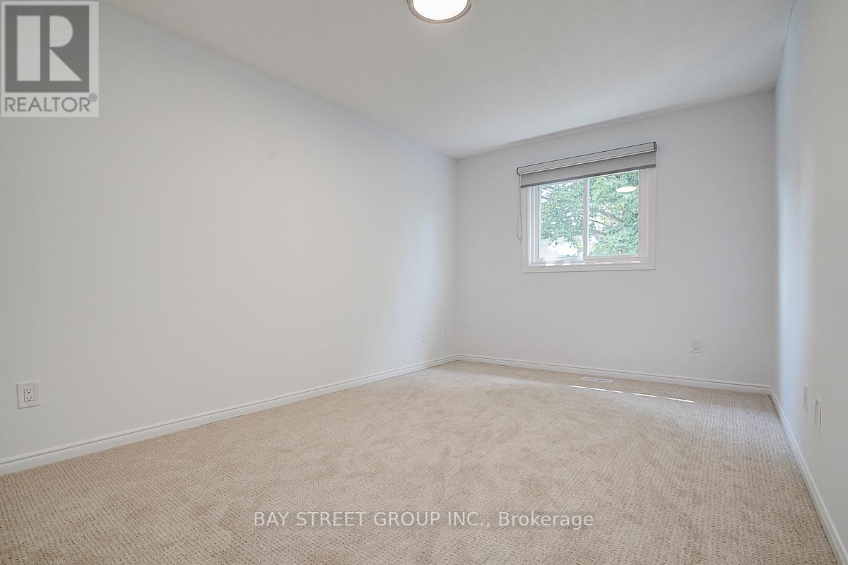 Photo 14 of 67 Kyla Crescent, Markham ON