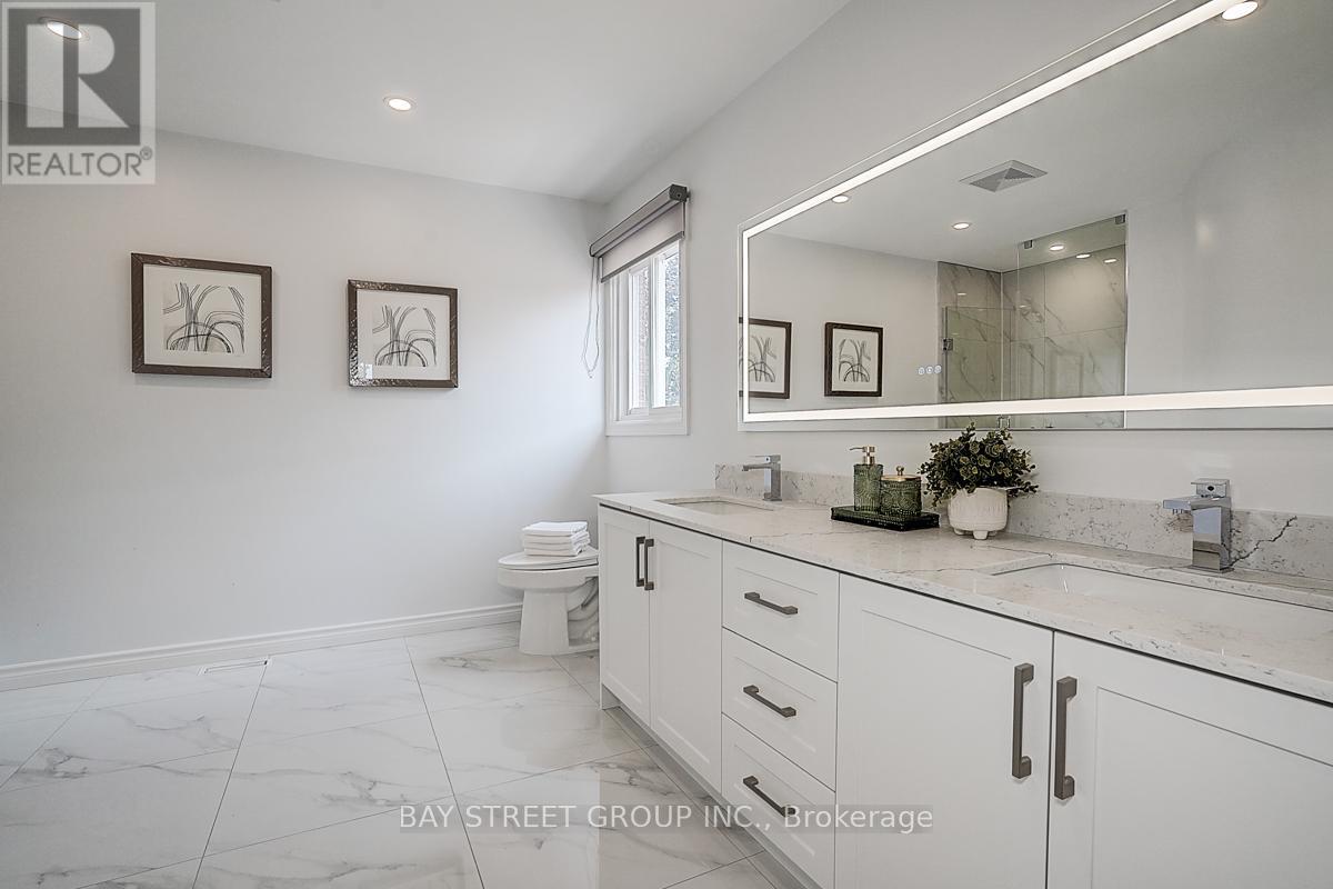 Photo 25 of 67 Kyla Crescent, Markham ON