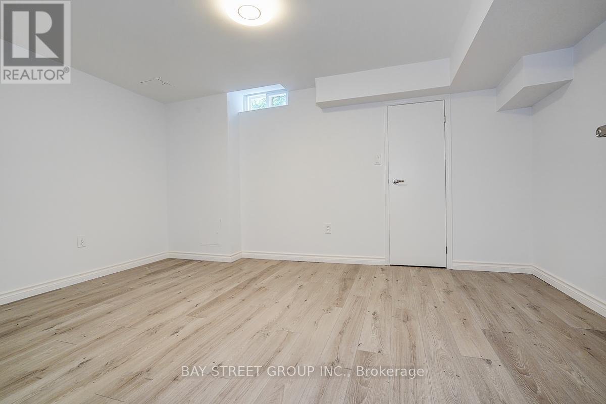 Photo 22 of 67 Kyla Crescent, Markham ON