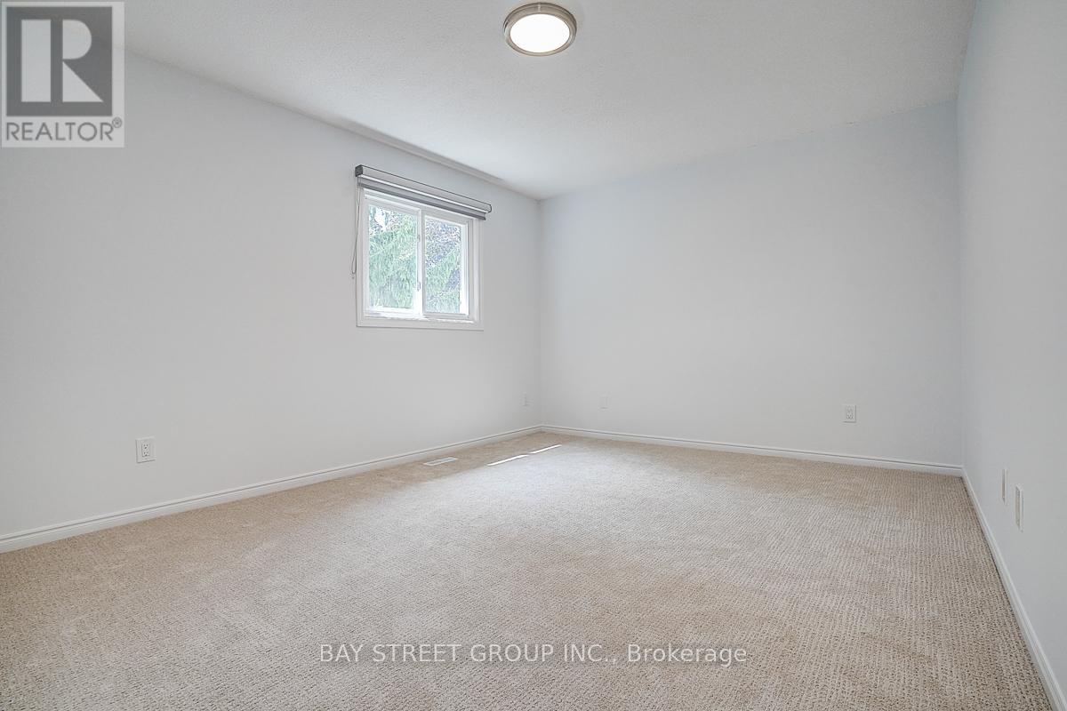 Photo 6 of 67 Kyla Crescent, Markham ON