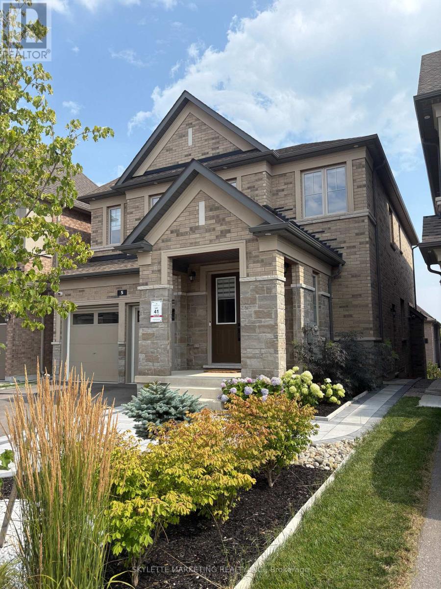 Photo 3 of Lower 5 Sikura Circle, Aurora ON