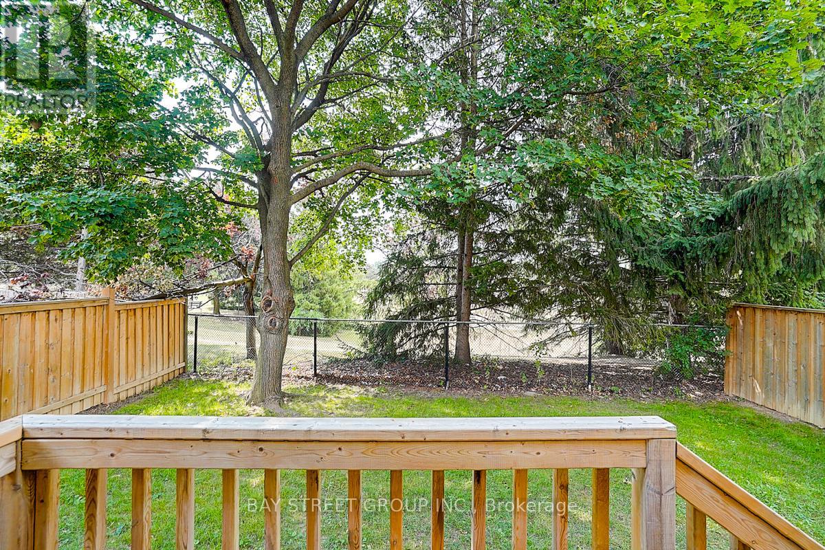 Photo 19 of 67 Kyla Crescent, Markham ON