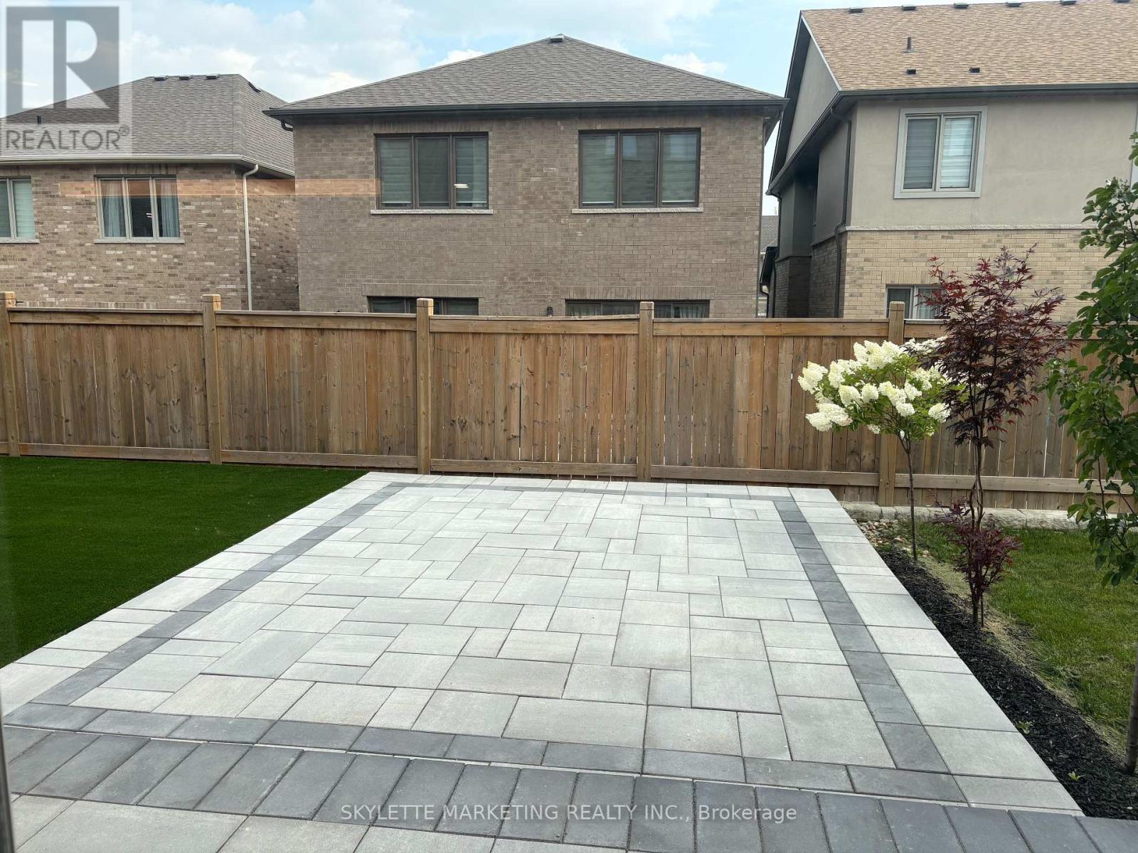Photo 5 of Lower 5 Sikura Circle, Aurora ON