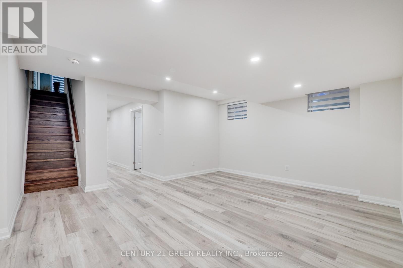 Photo 33 of 1436 Connaught Terrace, Milton ON
