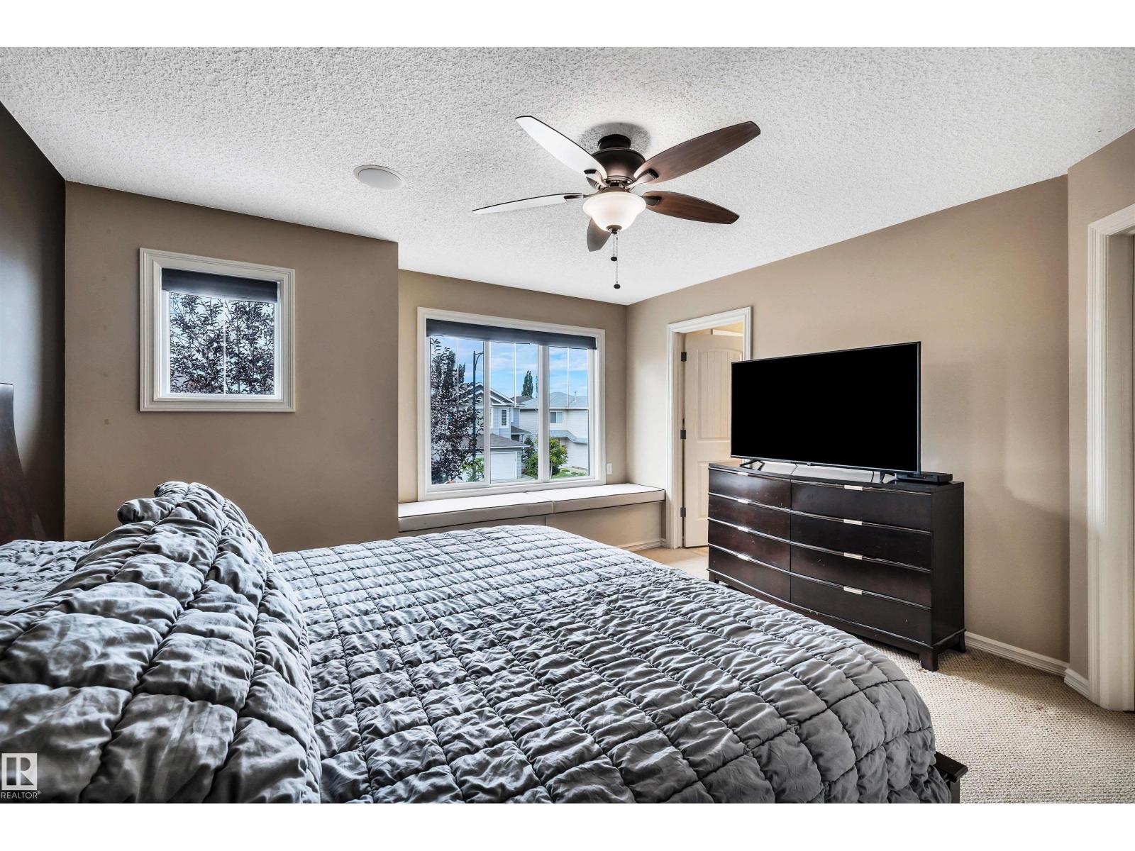 Photo 20 of 3733 12 St Nw, Edmonton AB