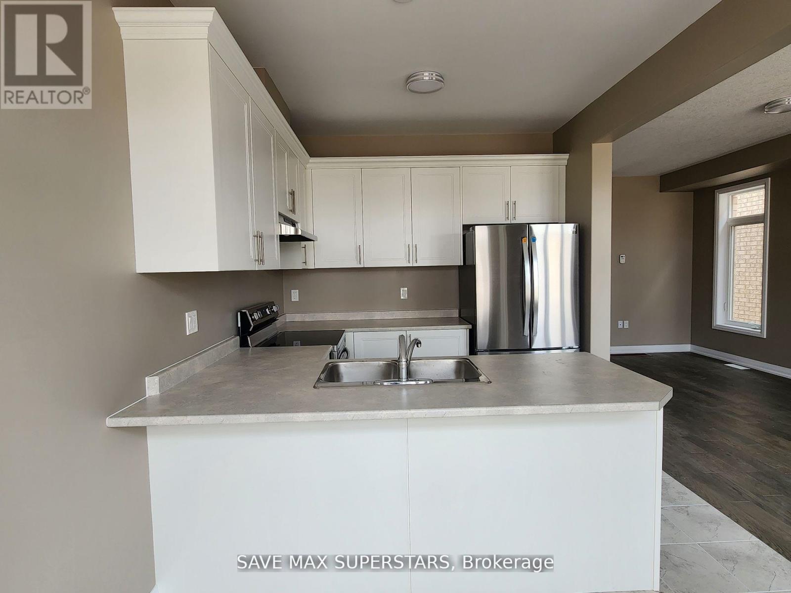 Photo 22 of 51 Copperhill Heights, Barrie ON