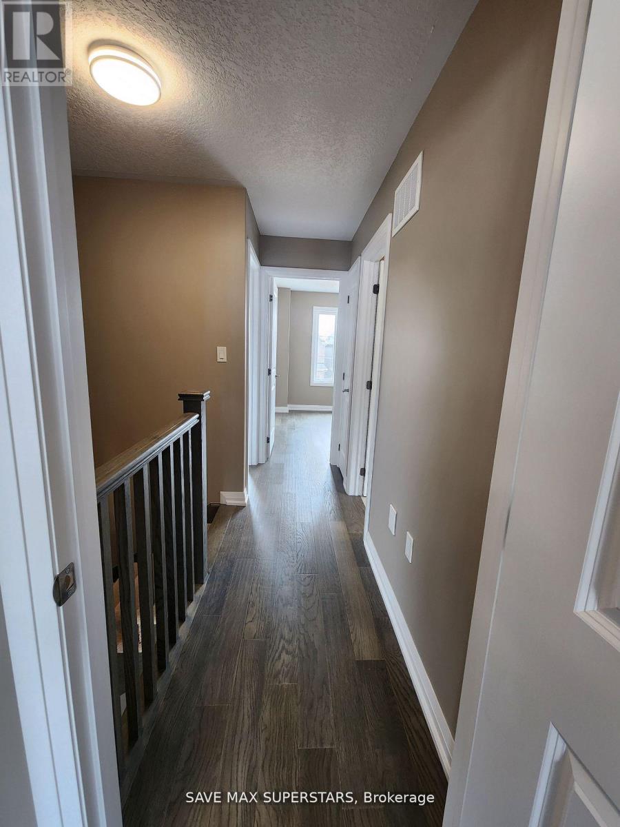 Photo 26 of 51 Copperhill Heights, Barrie ON