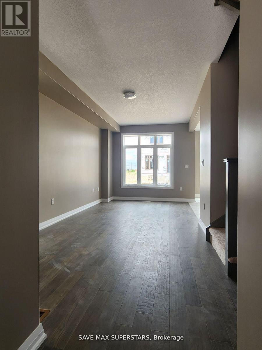 Photo 21 of 51 Copperhill Heights, Barrie ON