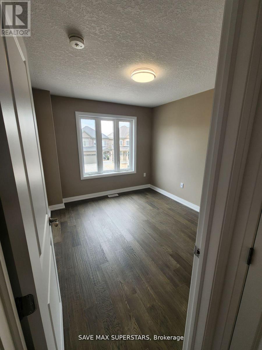 Photo 9 of 51 Copperhill Heights, Barrie ON
