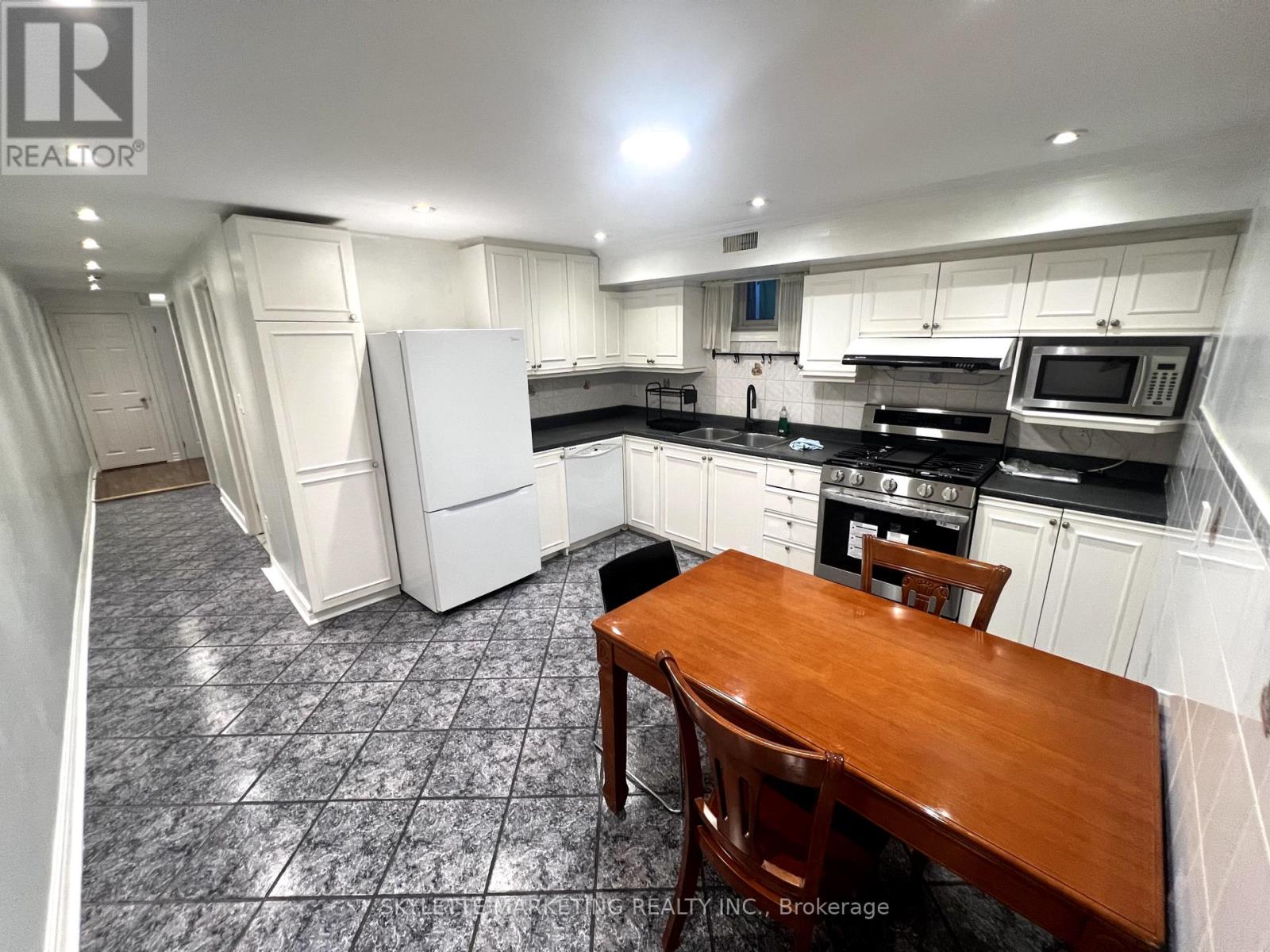 Photo 11 of Bsmt 106 Brandon Avenue, Toronto ON