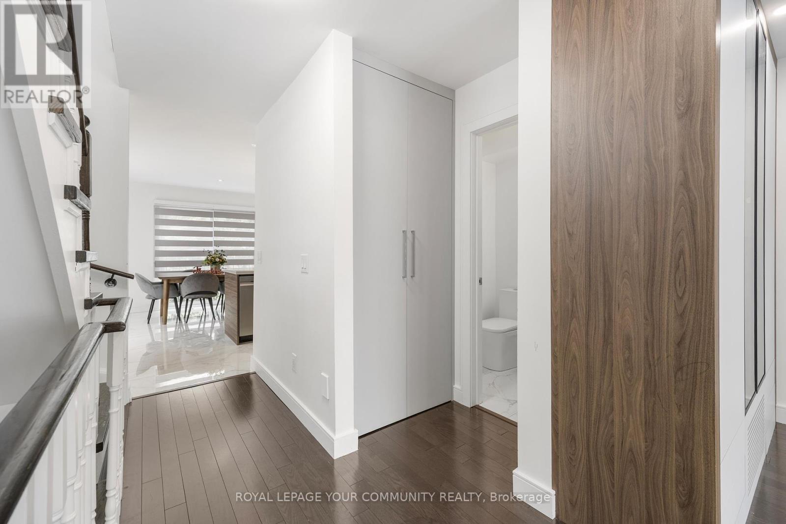 Photo 23 of 17 3020 Cedarglen Gate, Mississauga ON