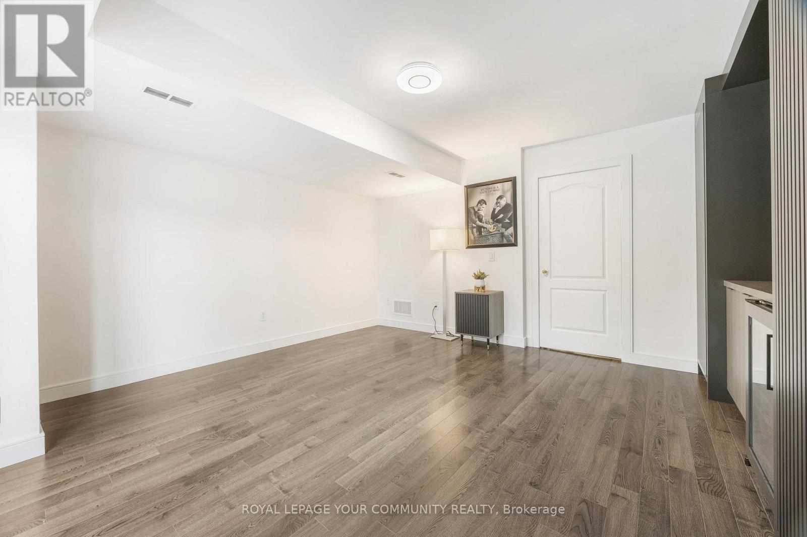 Photo 33 of 17 3020 Cedarglen Gate, Mississauga ON