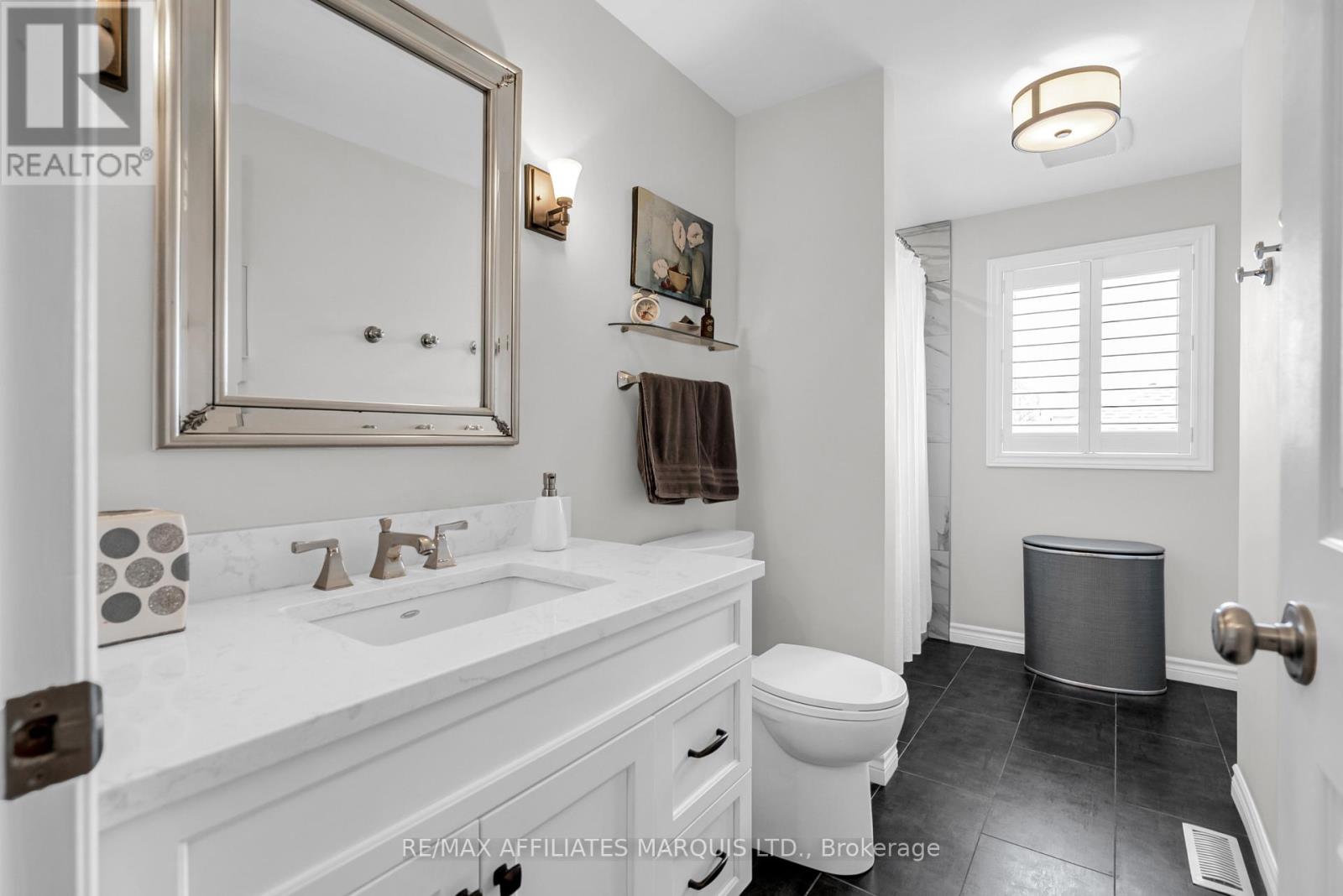 Photo 2 of 2145 Concorde Avenue, Cornwall ON