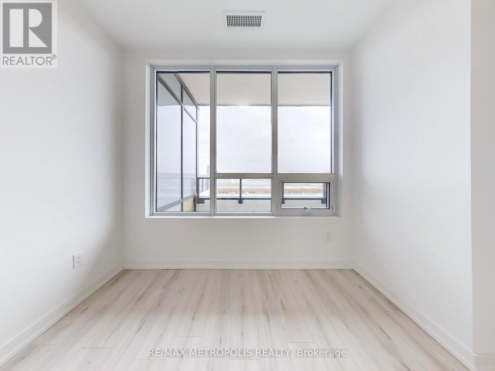 Photo 2 of 708 1435 Celebration Drive, Pickering ON