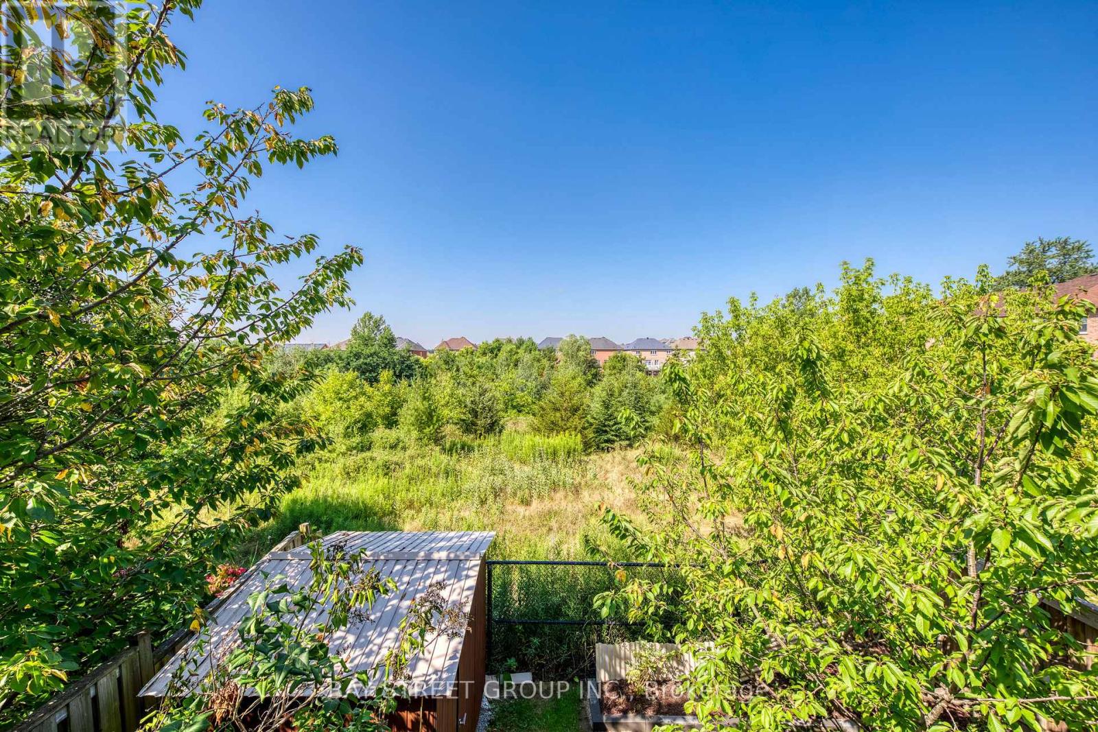 Photo 2 of 65 8 Townwood Drive, Richmond Hill ON