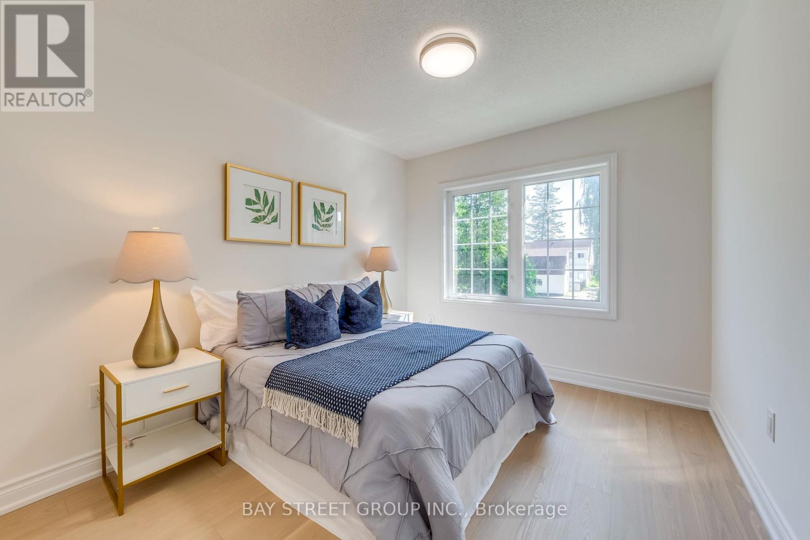 Photo 30 of 65 8 Townwood Drive, Richmond Hill ON