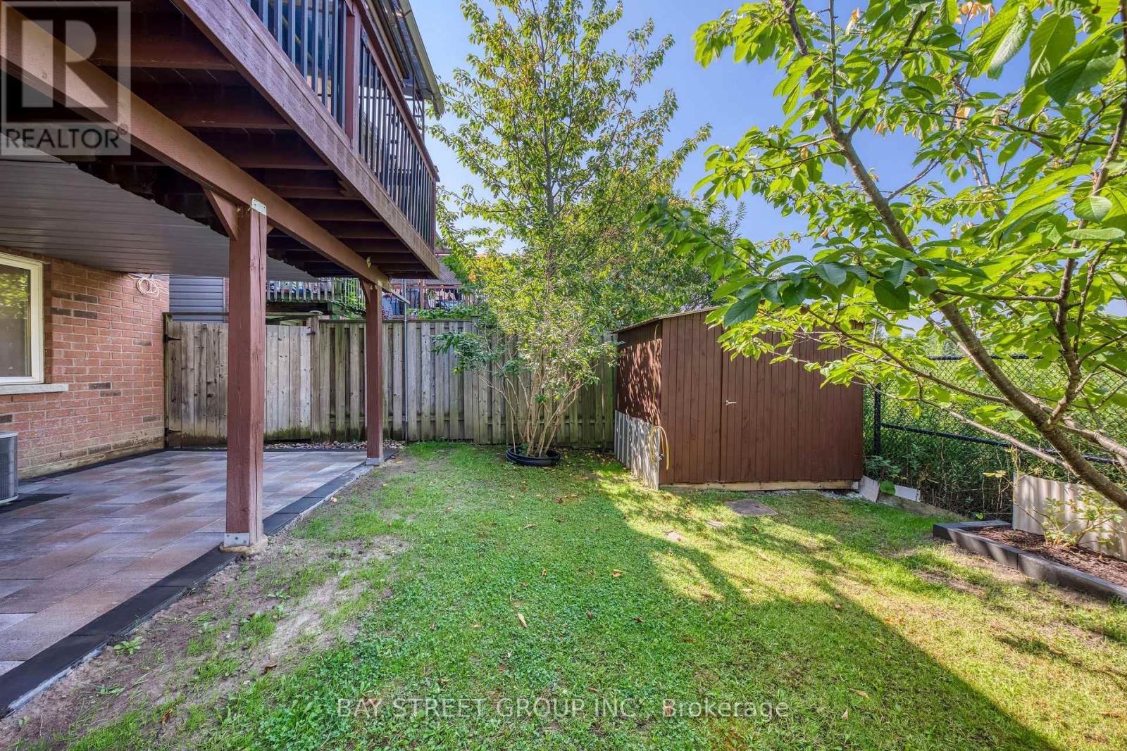 Photo 40 of 65 8 Townwood Drive, Richmond Hill ON
