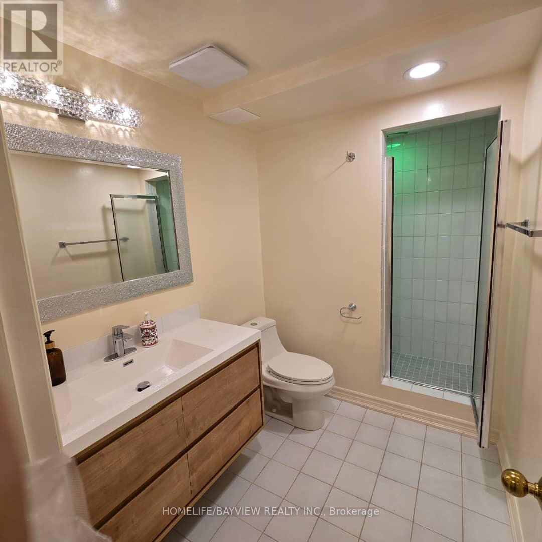 Photo 6 of 64 Brookshire Circle, Markham ON