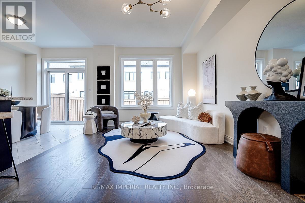 Photo 16 of 168 Bawden Drive, Richmond Hill ON