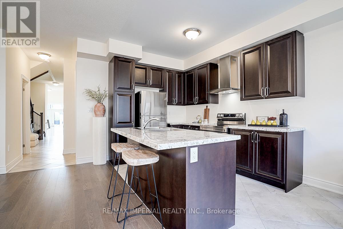 Photo 22 of 168 Bawden Drive, Richmond Hill ON