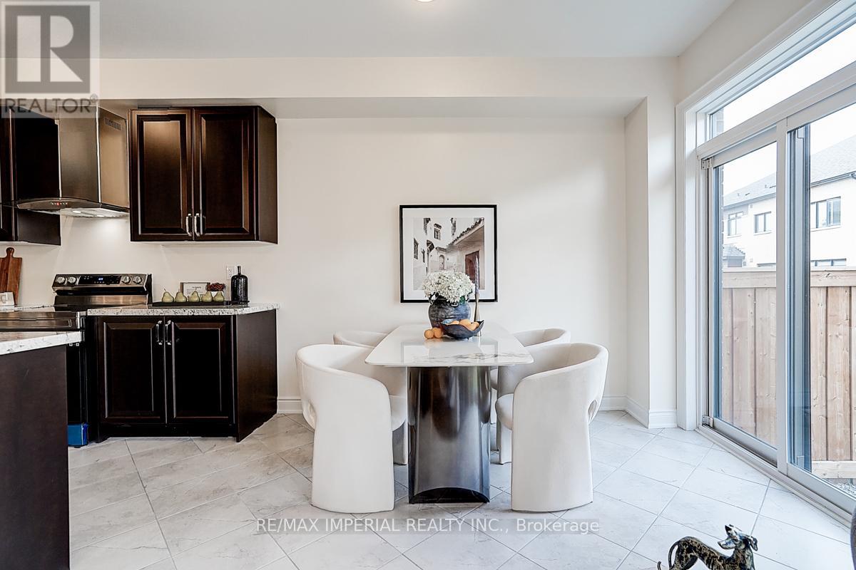 Photo 24 of 168 Bawden Drive, Richmond Hill ON