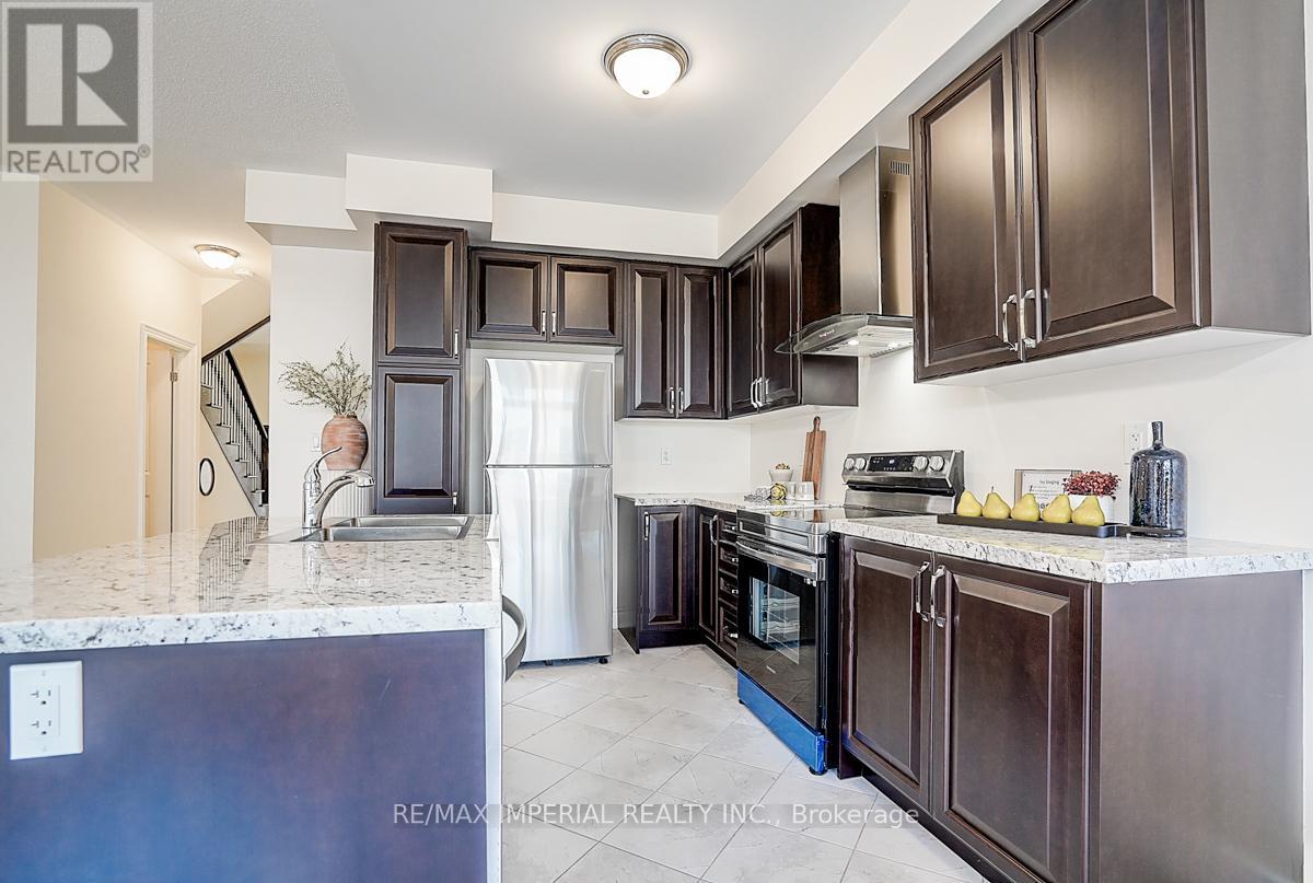 Photo 27 of 168 Bawden Drive, Richmond Hill ON