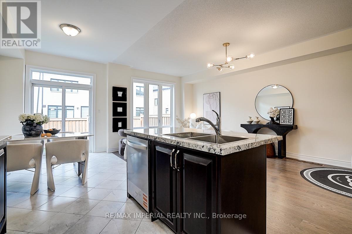 Photo 29 of 168 Bawden Drive, Richmond Hill ON
