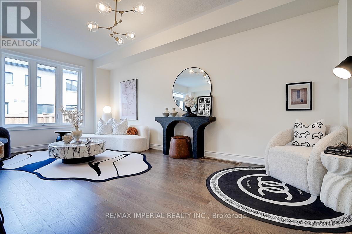 Photo 30 of 168 Bawden Drive, Richmond Hill ON