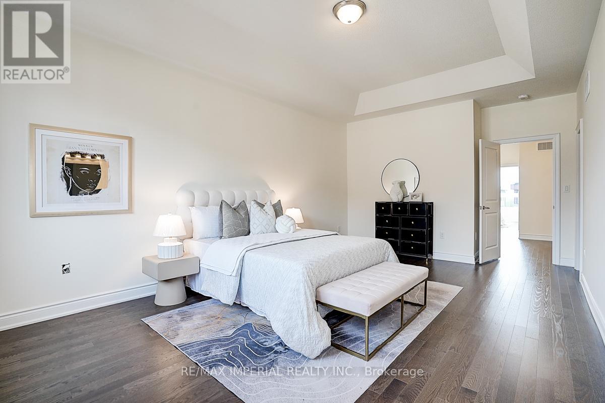 Photo 34 of 168 Bawden Drive, Richmond Hill ON