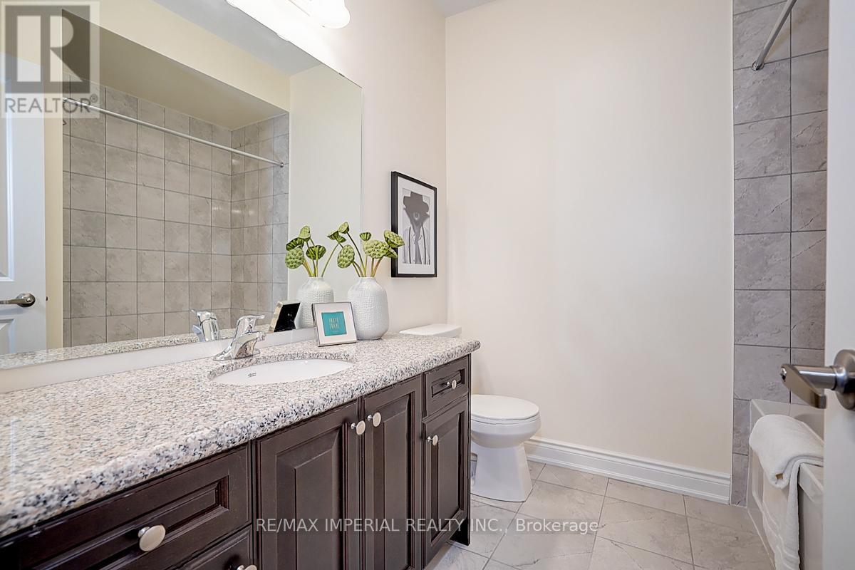 Photo 40 of 168 Bawden Drive, Richmond Hill ON