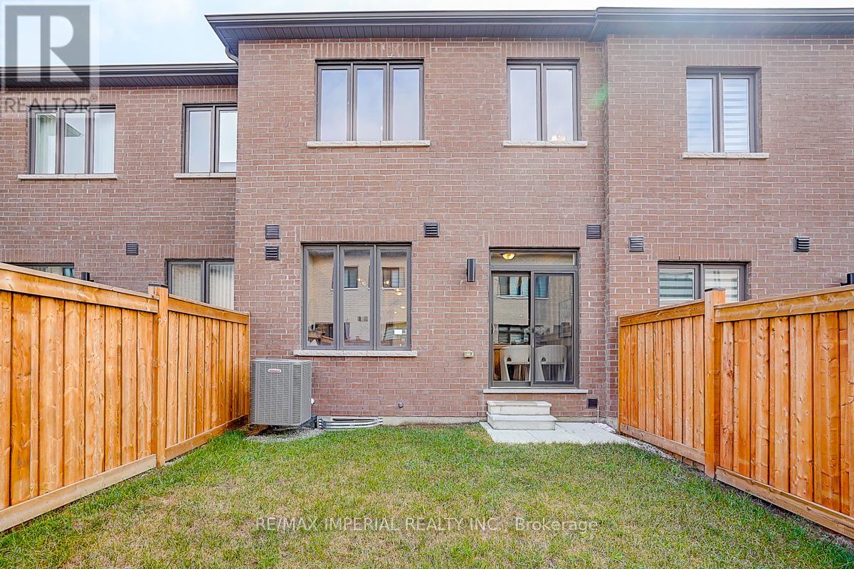 Photo 50 of 168 Bawden Drive, Richmond Hill ON
