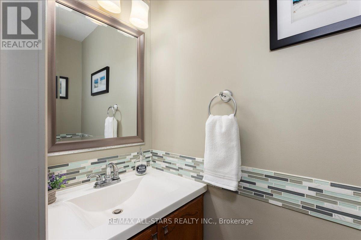 Photo 11 of 15 Ailsa Drive, Georgina ON