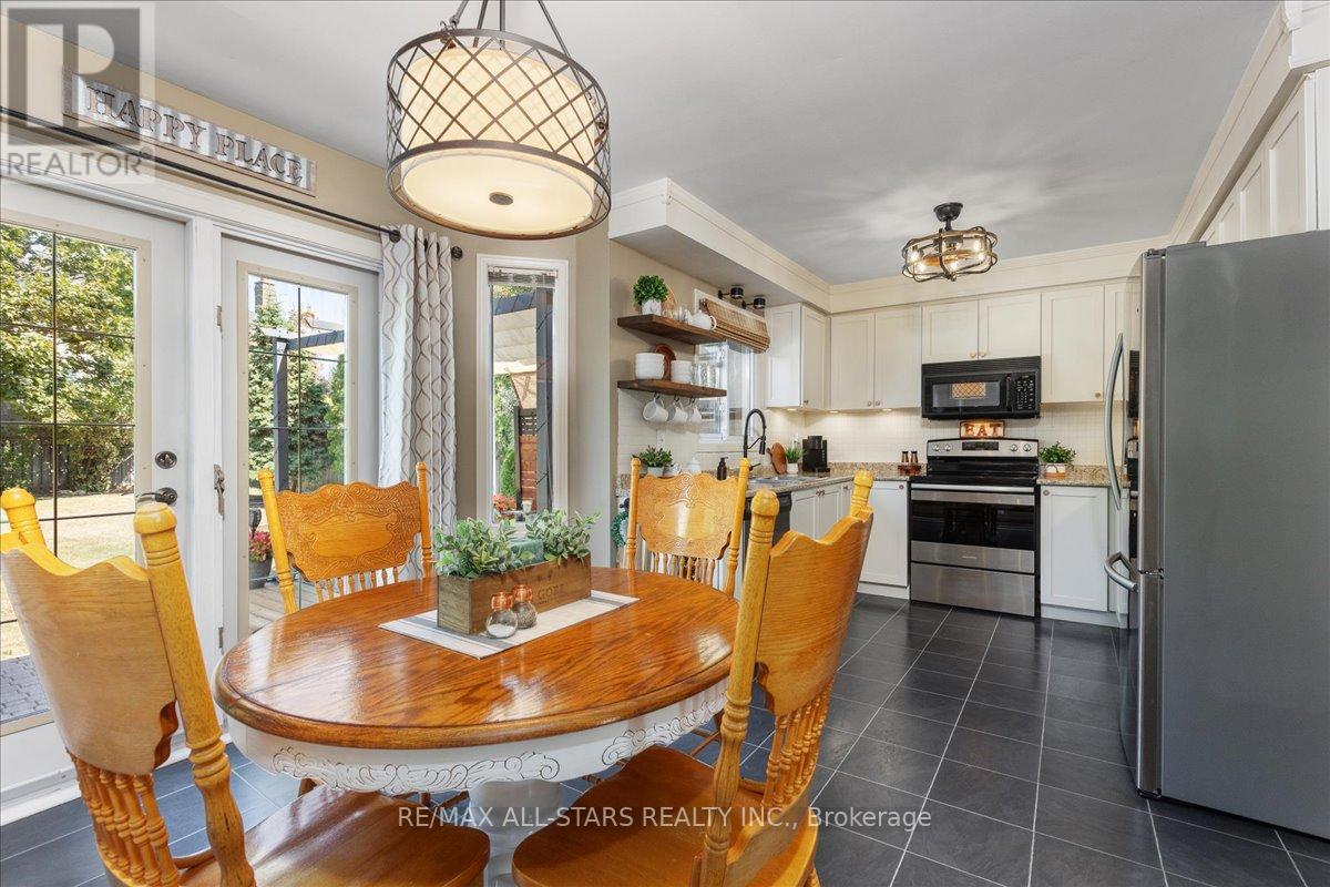 Photo 16 of 15 Ailsa Drive, Georgina ON